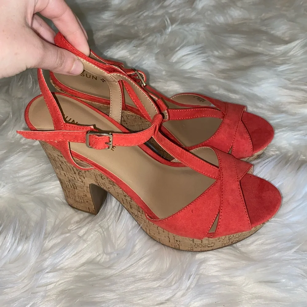 Sun & Stone salmon colored wedges size 9 NWOT